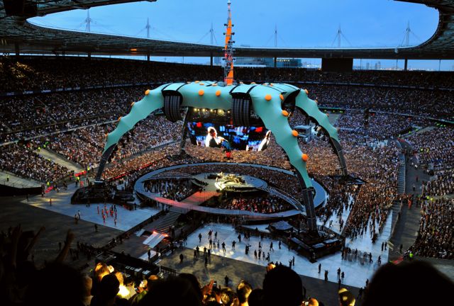 U2 360 degrees stage set, Willie Williams and Mark Fisher (photo: StuFish)